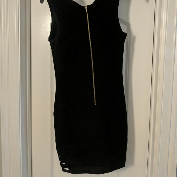 Bebe - Picture 4 of 6